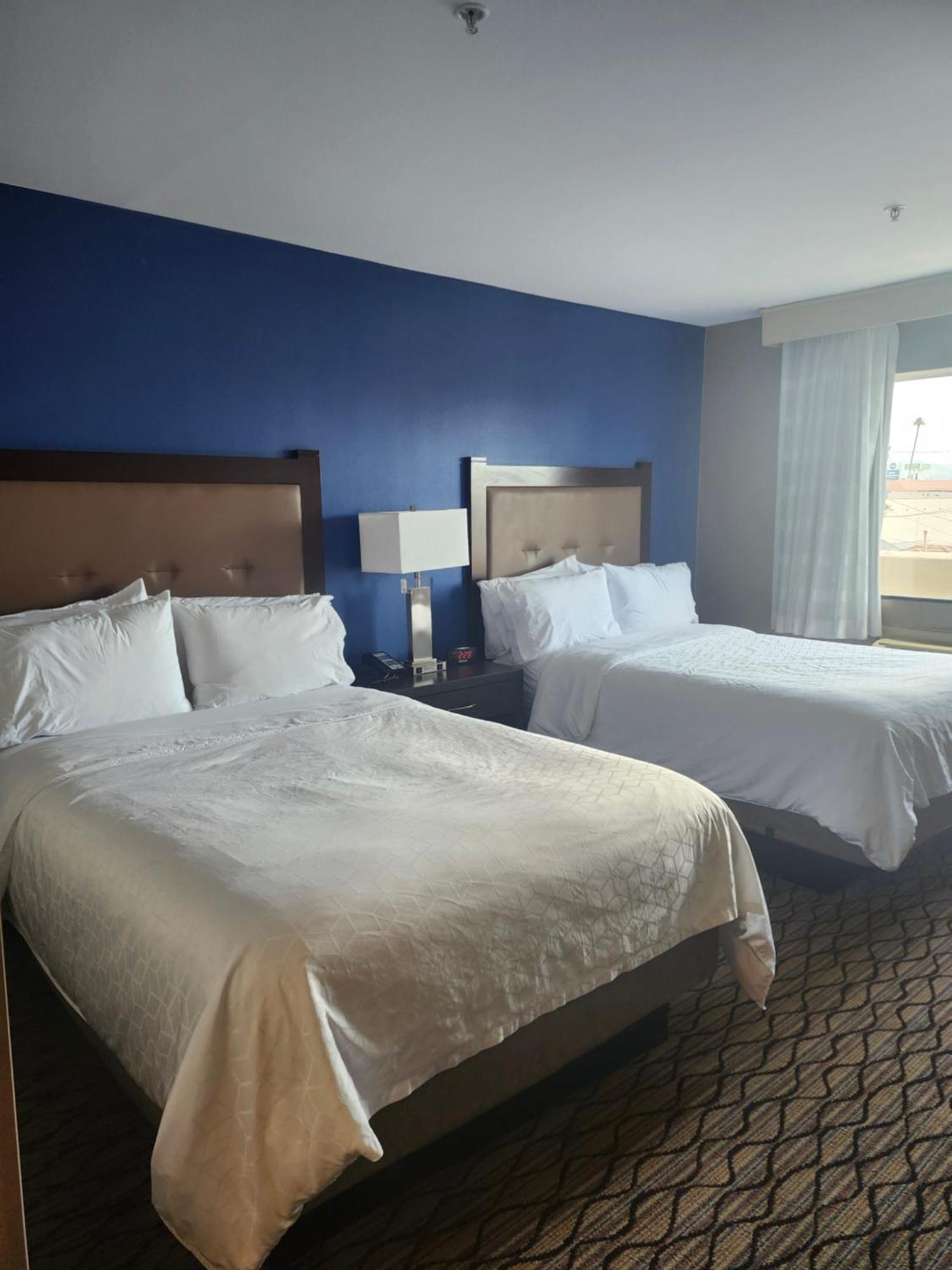 Holiday Inn Express & Suites Pasadena - Los Angeles By Ihg Exterior foto