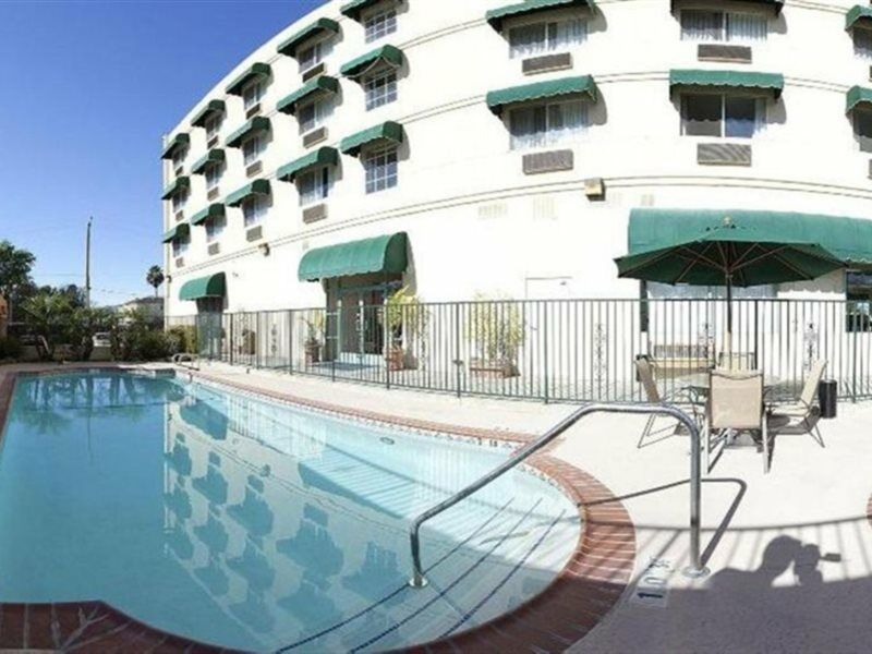 Holiday Inn Express & Suites Pasadena - Los Angeles By Ihg Exterior foto
