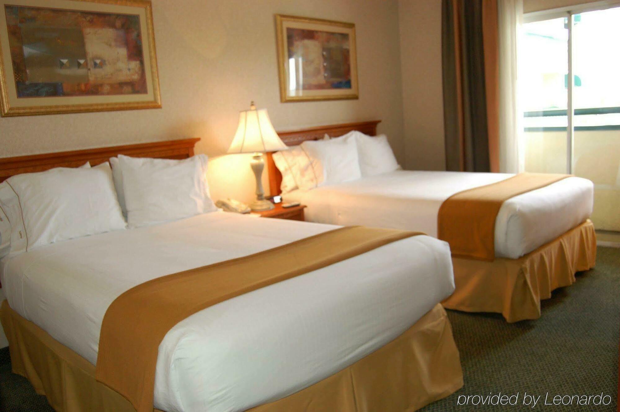 Holiday Inn Express & Suites Pasadena - Los Angeles By Ihg Cameră foto